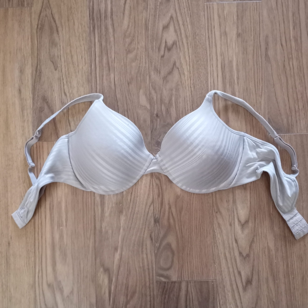 Hanes bra